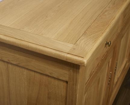 Buffet 3 portes Yann réalisé en Chêne Massif de style Campagnard Finition Chêne Naturel ciré