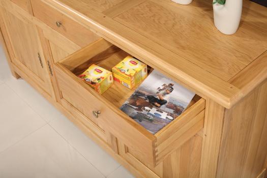 Buffet 3 portes Yann réalisé en Chêne Massif de style Campagnard Finition Chêne Naturel