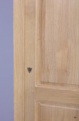 Armoire ou Bonnetière 1 porte Paul réalisée en Chêne Massif de style Louis Philippe Finition chêne Brossé Blanchi