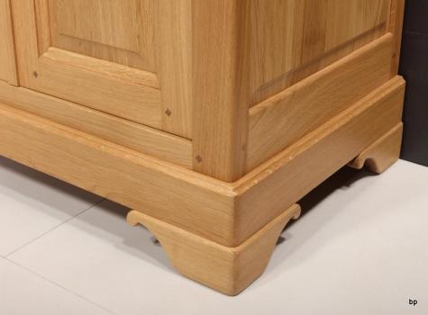 Meuble Tv Pierre-Louis réalisé en Chêne Massif de style Louis Philippe  Seulement 1 disponible (Ce meuble TV ne sera plus fabriqué) 