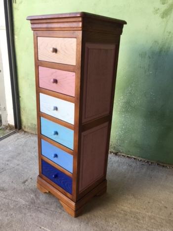 Chiffonnier 6 tiroirs Benjamin réalisé en Chêne Massif de style Louis Philippe Finition Chêne Brossé Coloré