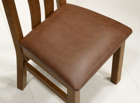 Chaise Léonor réalisée en Chêne Massif Assise moleskine Havana