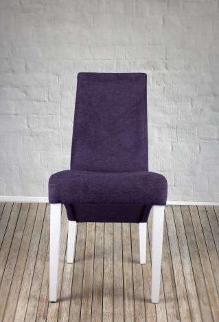 Chaise Loann en Hêtre massif, assise et dos capitonnés de couleur Violet