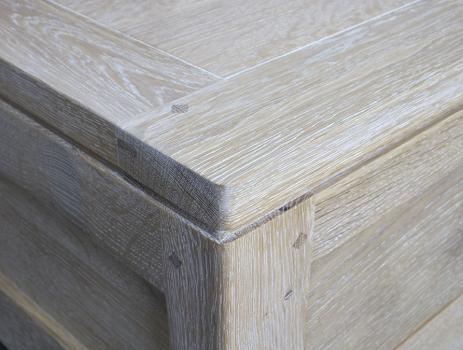 Table basse réalisée en Chêne Massif Ligne Contemporaine Finition Chêne Brossé Blanchi 