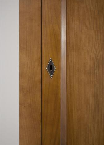 Petite  armoire ou bonnetière Elodie réalisée en Chêne Ligne Contemporaine