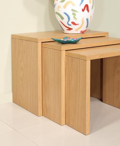 Tables gigognes réalisées en Chêne de ligne Contemporaine Finition Chêne naturel