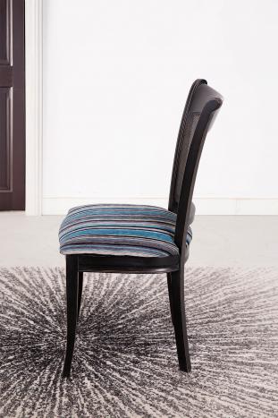 Lot de 4 Chaises réalisées en Chêne de style Louis Philippe  Dossier canné SEULEMENT 1 LOT