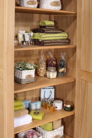 Armoire ou Bonnetière 1 porte Timothé réalisée en Chêne Massif de style Campagnard Finition chêne Brossé 