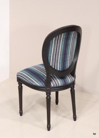 Chaise Simon réalisée en Chêne Massif de style Louis XVI Finition Brossé Noir Usé