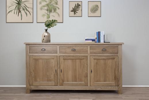 Buffet 3 portes Yann réalisé en Chêne Massif de style Campagnard Finition Chêne Naturel  Antik