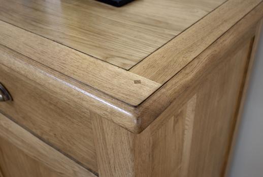 Buffet 3 portes Yann réalisé en Chêne Massif de style Campagnard Finition Chêne Naturel  Antik