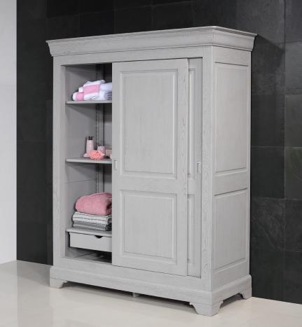 Armoire 2 portes Jean-Baptiste en Chêne Massif portes coulissantes, de style Louis Philippe Finition Chêne Brossé Gris