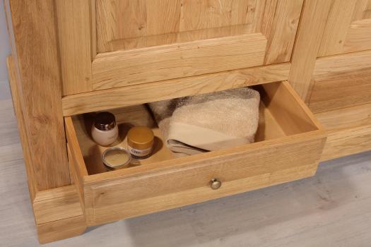 Armoire 3 portes 3 tiroirs Loïc réalisée en Chêne Massif de style Louis Philippe FINITION CHENE BROSSE