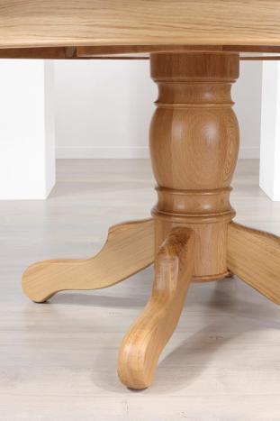 Table ronde pied central Marc-Antoine réalisée en Chêne de style Louis Philippe Diamètre 140 avec 2 allonges de 40 cm