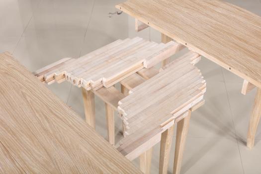 Table ronde à volets  DIAMETRE 120 réalisée en Chêne massif de style Louis Philippe 10 allonges de 40 cm Pieds Sabres Table jusqu'à 5mètres20