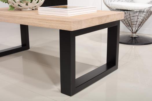 Table basse rectangulaire de ligne Contemporaine, réalisée en Chêne et Fer