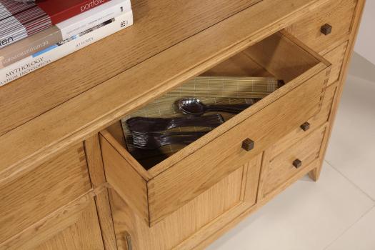 Buffet 2 portes 6 tioirs Evan, réalisé en chêne de style Contemporain