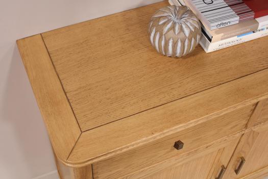 Buffet 2 portes 6 tioirs Evan, réalisé en chêne de style Contemporain