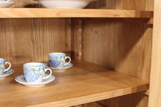 Armoire ou Bonnetière 1 porte réalisée en chêne massif de ligne Contemporaine 