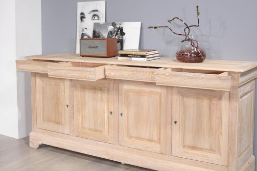Buffet 4 portes Gael réalisé en Chêne Massif de style Louis Philippe Finition Chêne Brossé Blanchi 