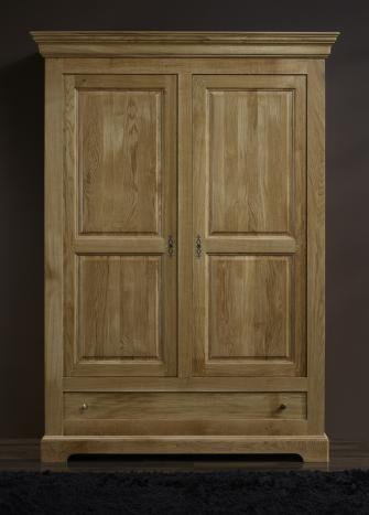 Armoire 2 portes Gabriel réalisé en Chêne Massif de style Louis Philippe campagnard