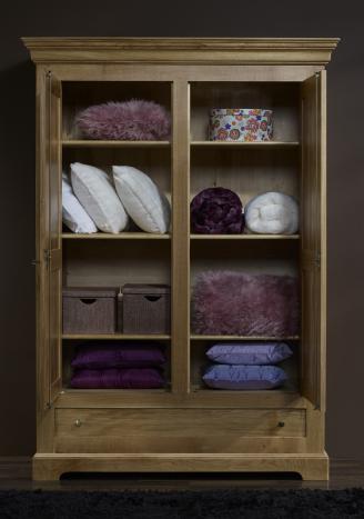 Armoire 2 portes Gabriel réalisé en Chêne Massif de style Louis Philippe campagnard