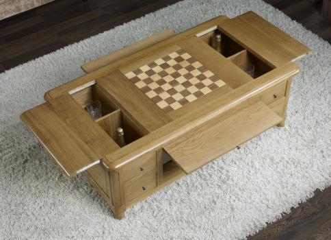 Table basse Jeu d'échec réalisée en Chêne de style Louis Philippe