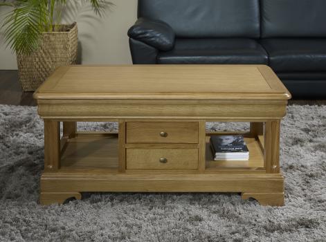Table Basse Emmanuel réalisée en Chêne de style Louis Philippe Finition traditionnelle.