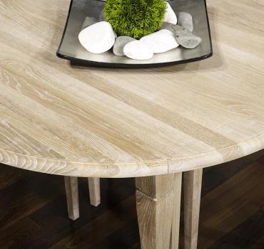 Table ronde à volets Valérie réalisée en Chêne Massif de style Louis Philippe, 8 pieds 5 allonges de 40 cm DIAMETRE 110 Finition Chêne Brossé