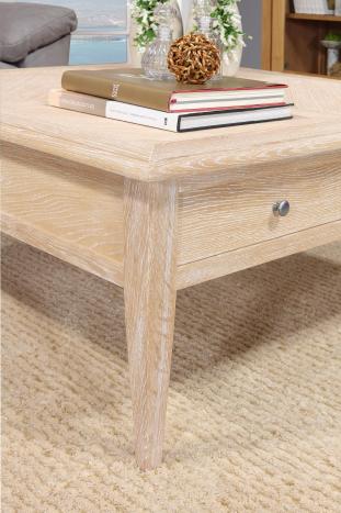 Table basse carrée Justin réalisée en Chêne de style Directoire avec Marqueterie