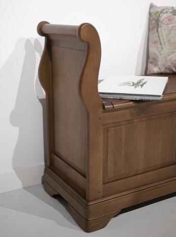 Banc coffre Léo réalisé en Chêne Massif de style Louis Philippe Finition chêne Moyen