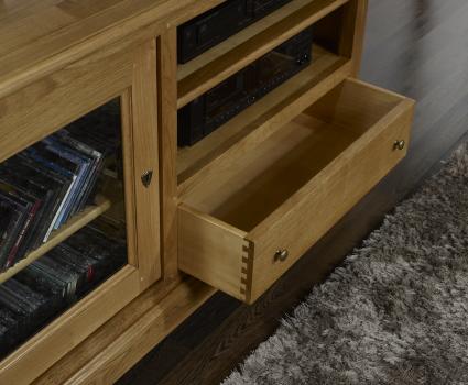Meuble TV 16/9ème Hugo réalisé en Chêne Massif de style Louis Philippe patiné antiquaire
