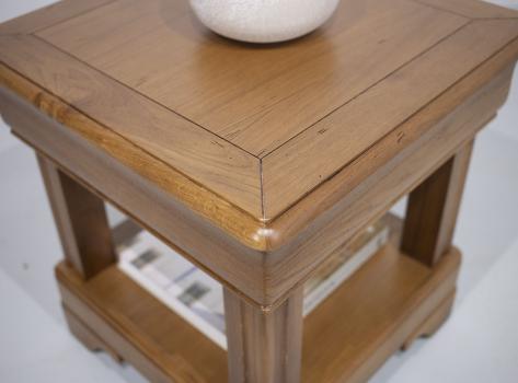 Bout de canapé ou Table d'appoint  réalisé en chêne de style Louis Philippe
