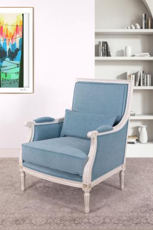 Fauteuil de style Louis XVI réalisé en Chêne massif  Finition Ivoire patinée 
