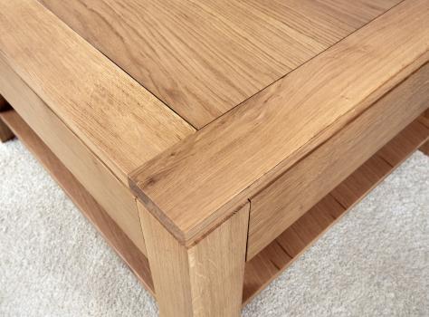 Table basse Jean-Gabriel réalisée en chêne e ligne Contemporaine