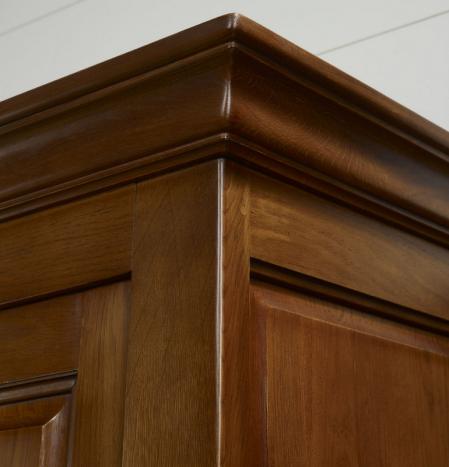 Armoire 2 portes Gabriel réalisé en Chêne Massif de style Louis Philippe Campagnard