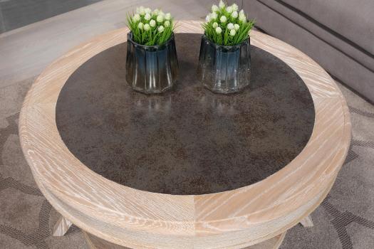 Table basse ronde Gaël réalisée en Chêne Massif de style Louis Philippe Céramique Incrustée  SEULEMENT 1 DISPONIBLE
