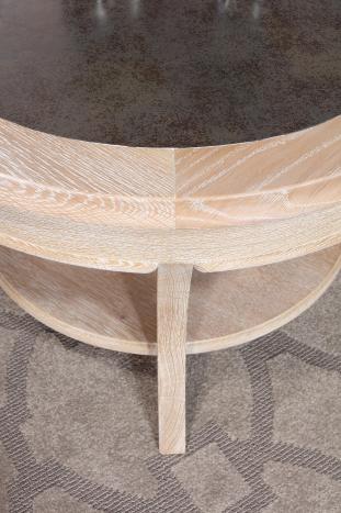 Table basse ronde Gaël réalisée en Chêne Massif de style Louis Philippe Céramique Incrustée  SEULEMENT 1 DISPONIBLE