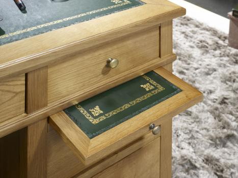 Petit bureau Luc réalisé en chêne de style Louis Philippe Surface d'écriture en moleskine verte