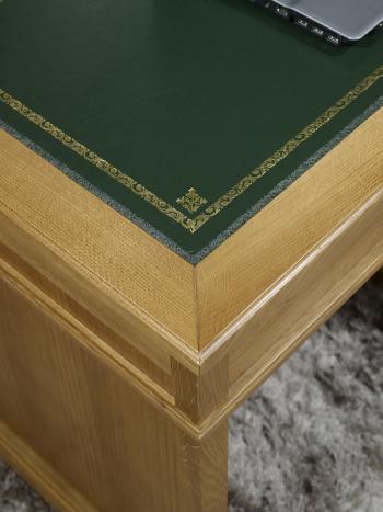 Petit bureau Luc réalisé en chêne de style Louis Philippe Surface d'écriture en moleskine verte