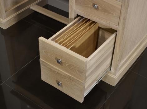 Petit bureau Luc réalisé en chêne de style Louis Philippe Finition Chêne Brossé 