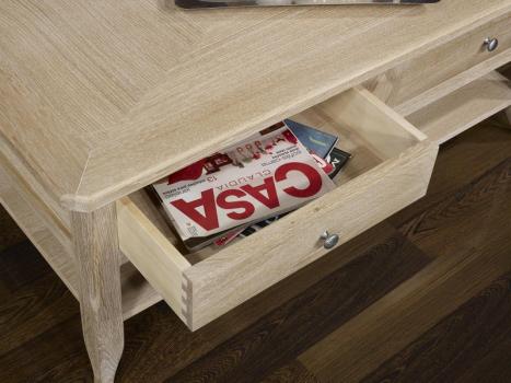 Table Basse Clément réalisée en Chêne de style Louis Philippe PLATEAU MARQUETE Finition Brossé Blanchi