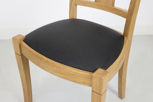 Lot de 4 Chaises Mia réalisée en Chêne Massif de style Louis Philippe Assise moleskine Noir SEULEMENT 1 LOT