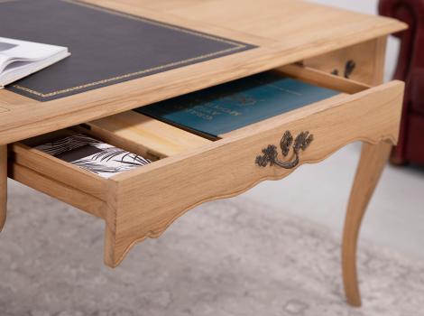 Bureau Ministre réalisé en Chêne de Style Louis XV Finition Chêne brossé Naturel Patiné, moleskine noir au milieu