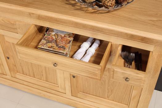 Buffet 3 portes 4 tiroirs Quentin réalisé en chêne massif de style Louis Philippe 