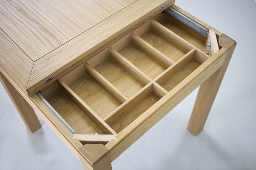 Table de repas 75x75 réalisée en Chêne massif de style Contemporain, plateau ouvert 150x75 SEULEMENT 1 DISPONIBLE