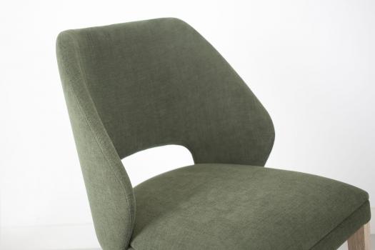 Chaise Nina, assise et dos capitonnés, pieds en Chêne Massif de ligne Contemporaine (il est possible de choisir le tissu)