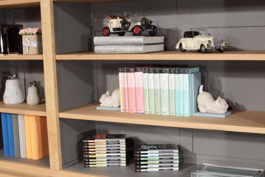 Bibliothèque 2 corps Jules réalisée en Chêne de style contemporain Fond Taupe