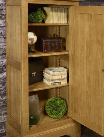 Petite Armoire ou Bonnetière Léo réalisée en Chêne Massif de style Louis Philippe 