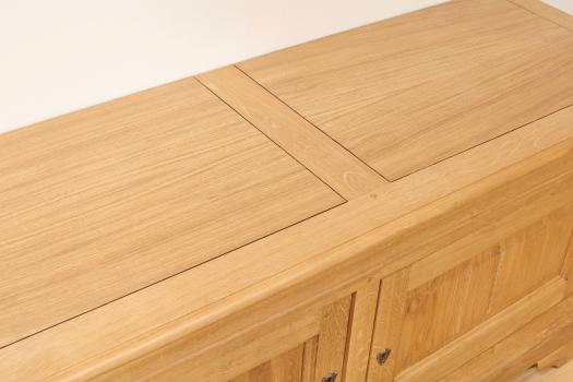 Meuble TV Hervé réalisé en Chêne Massif de style Louis Philippe SEULEMENT 1 DISPONIBLE